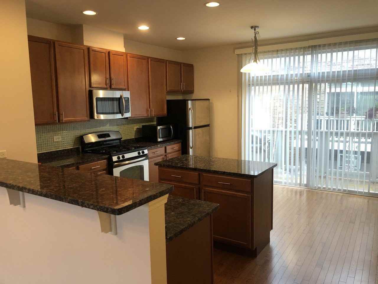 3710 S Sangamon St - Photo 5 of 29