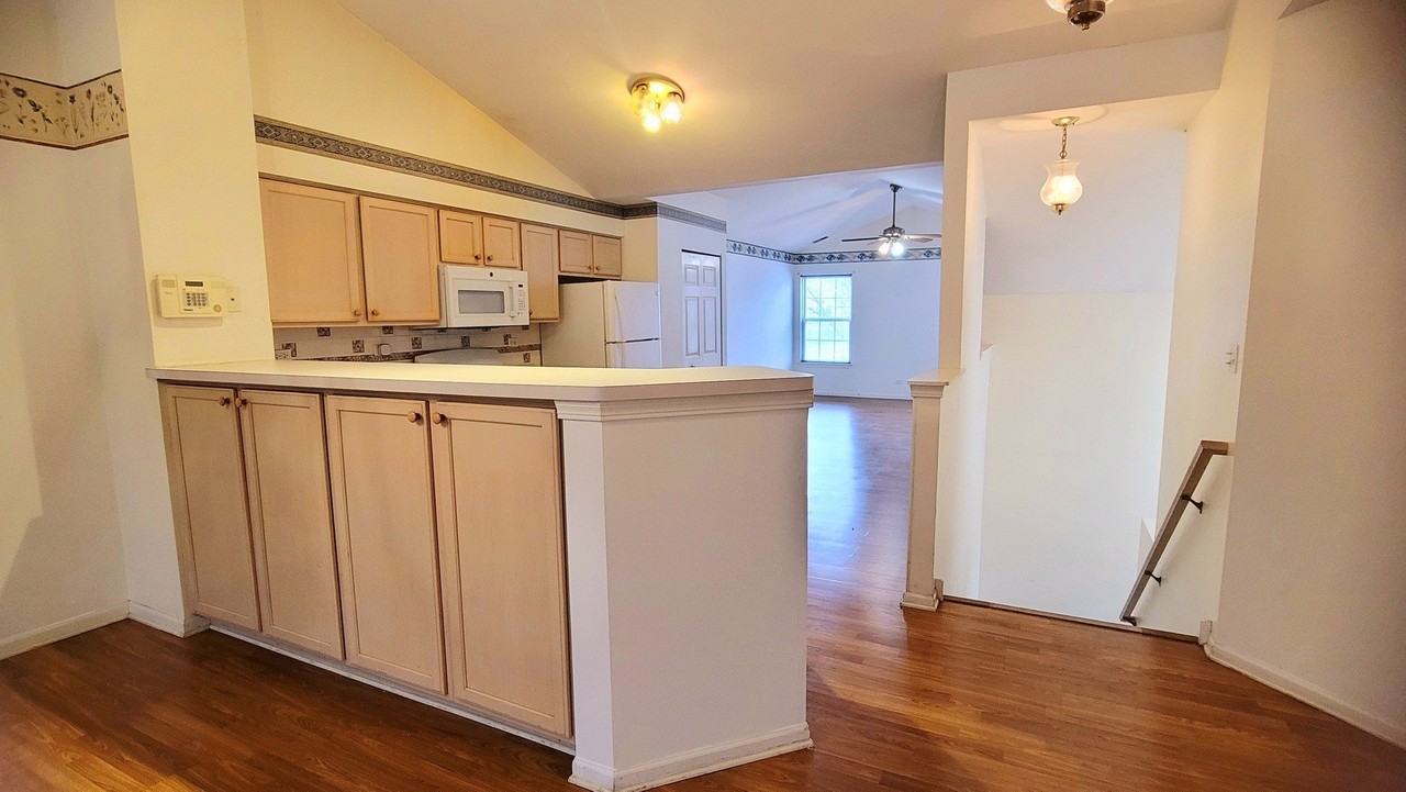 2125 Fulham Dr Unit 2125 #2125 - Photo 6 of 18