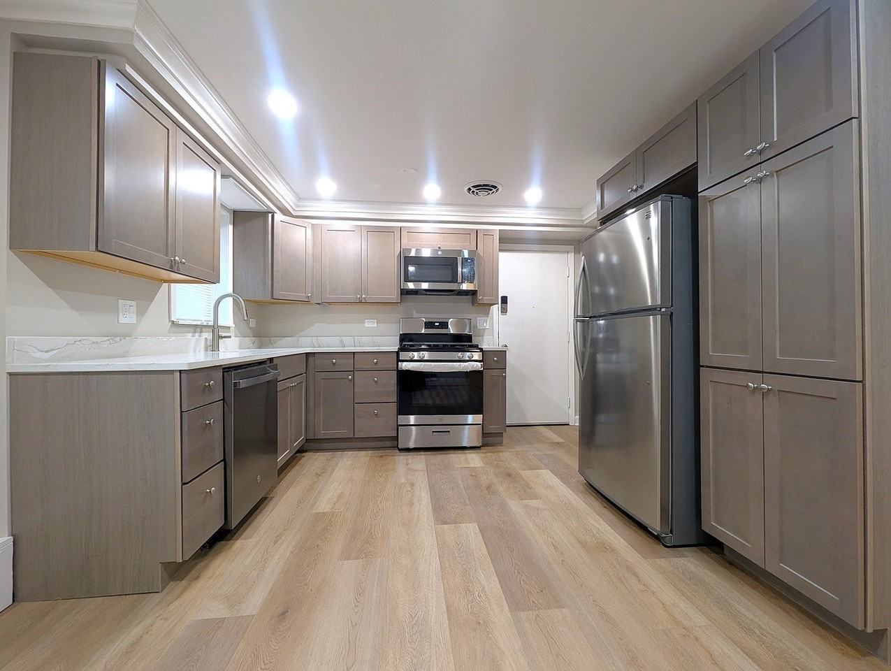 300 S Austin Blvd Unit G #G - Photo 4 of 12