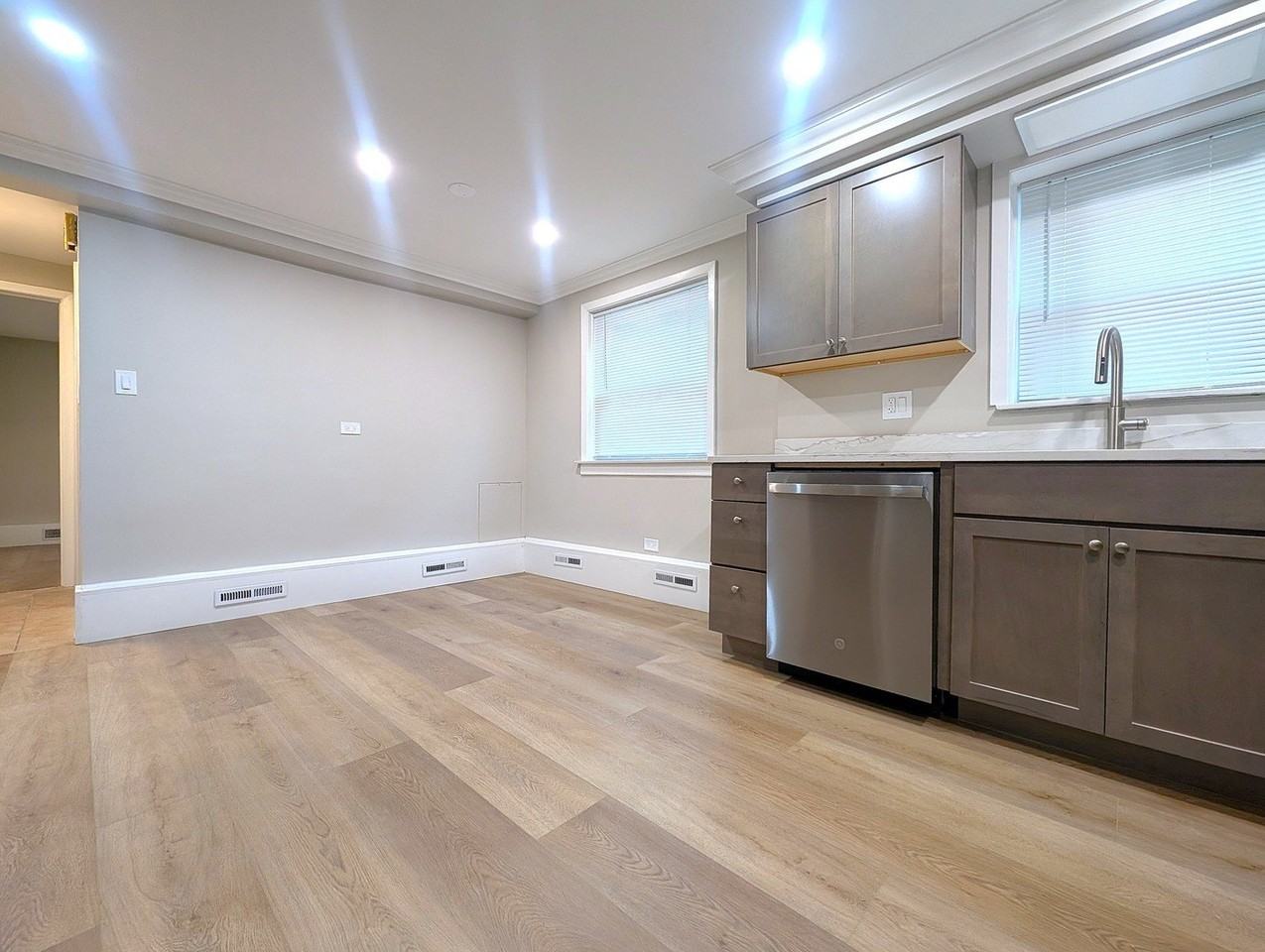 300 S Austin Blvd Unit G #G - Photo 6 of 12