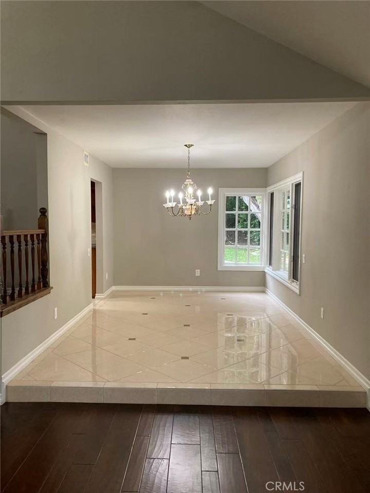 14 Hillgrass - Photo 3 of 10