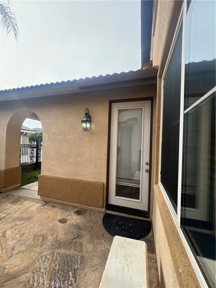 9840 Shadow Mountain Dr - Photo 4 of 10