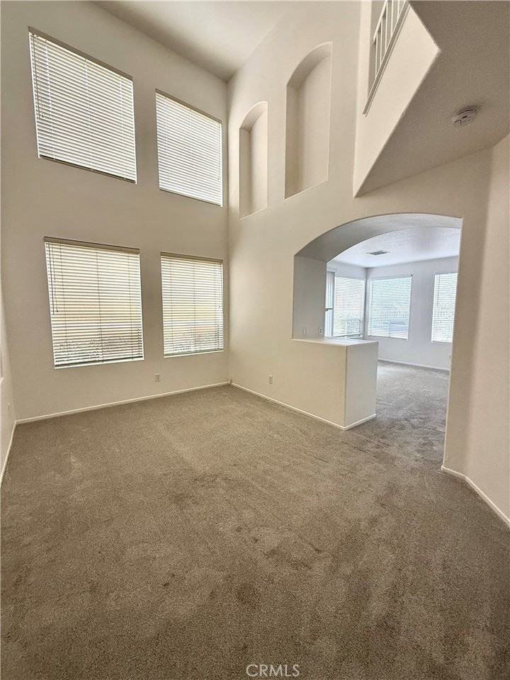 24578 Sunshine Dr - Photo 4 of 34