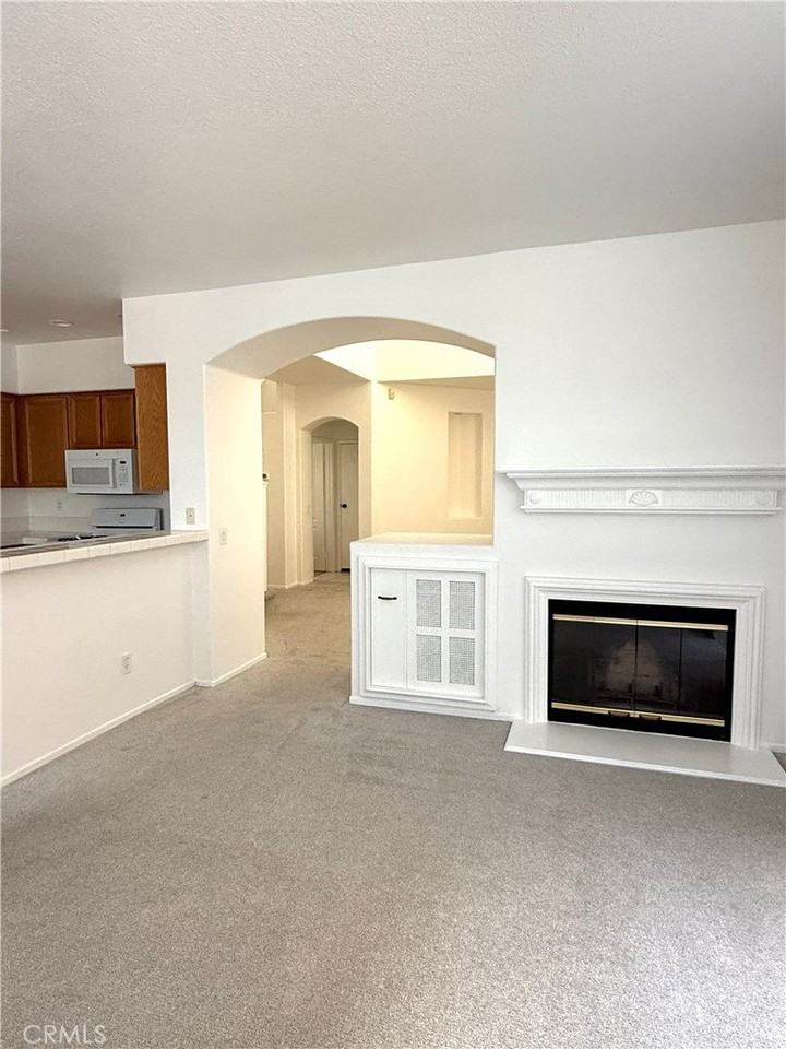 24578 Sunshine Dr - Photo 5 of 34