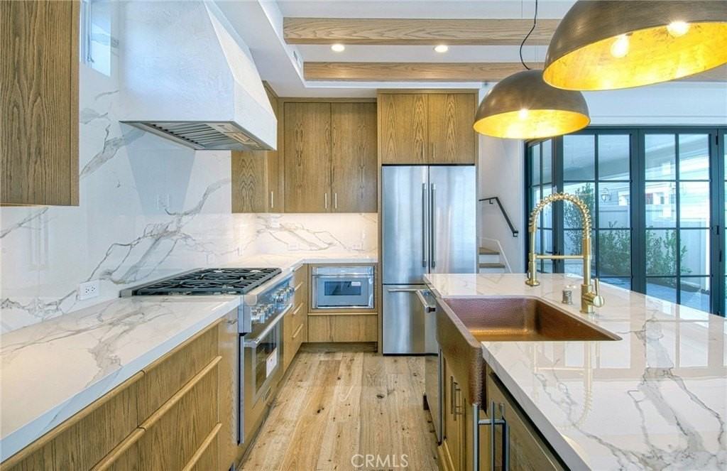 710 Avocado Ave #A - Photo 5 of 23