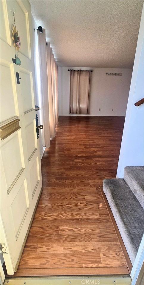 10353 Downey Ave - Photo 4 of 50