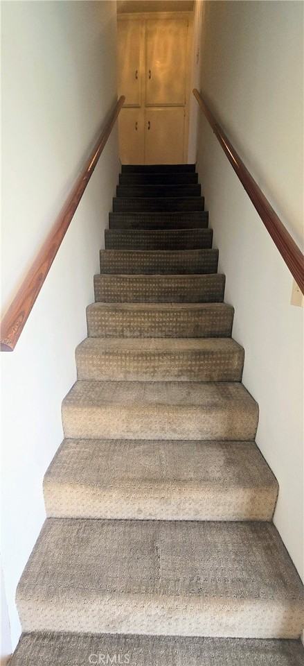 10353 Downey Ave - Photo 5 of 50