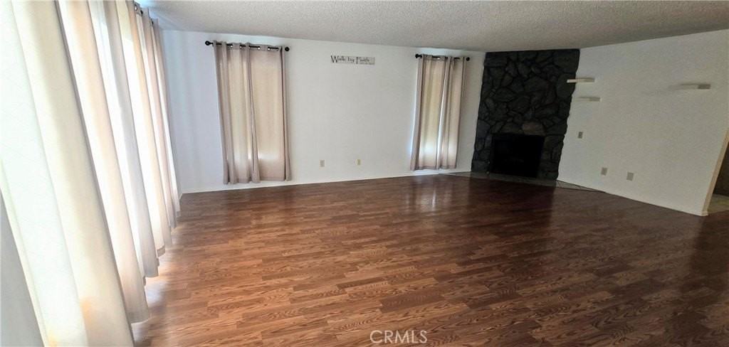 10353 Downey Ave - Photo 6 of 50