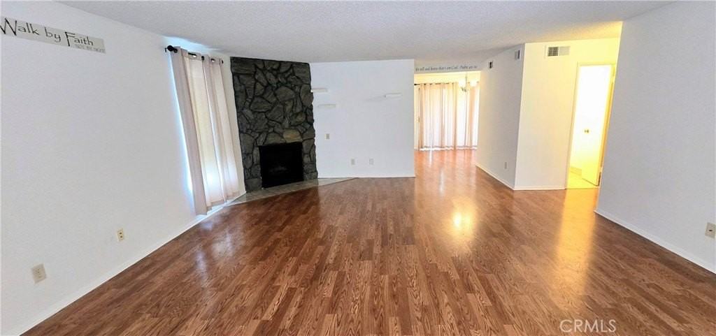 10353 Downey Ave - Photo 7 of 50