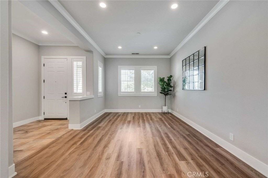 610 Barbre Ln - Photo 4 of 38