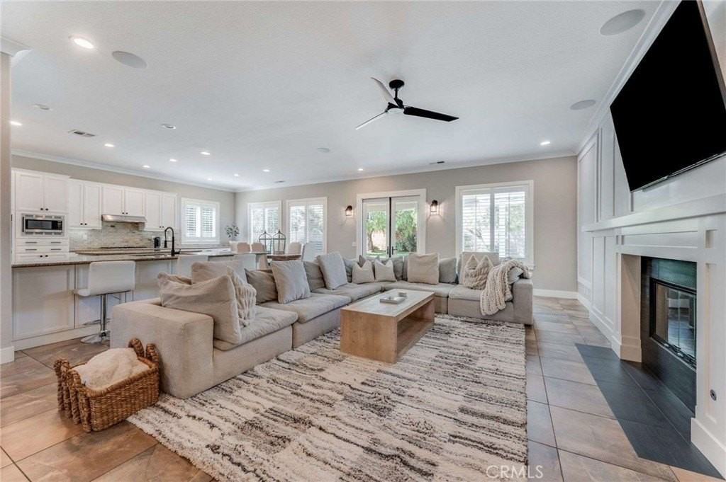 610 Barbre Ln - Photo 6 of 38