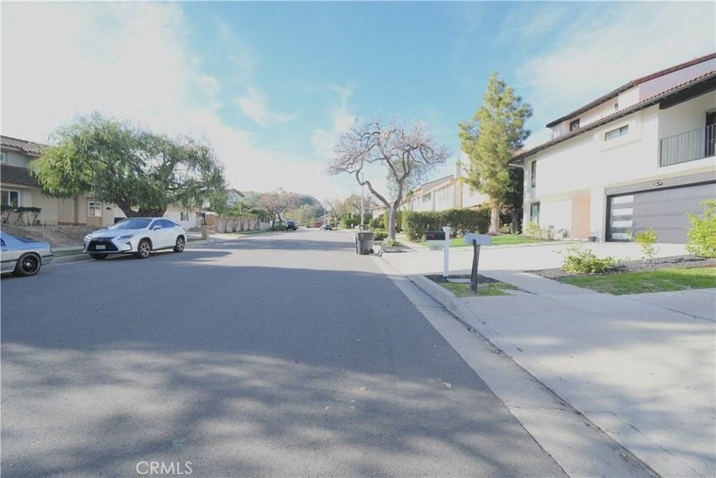 3249 Whiffletree Ln - Photo 6 of 44