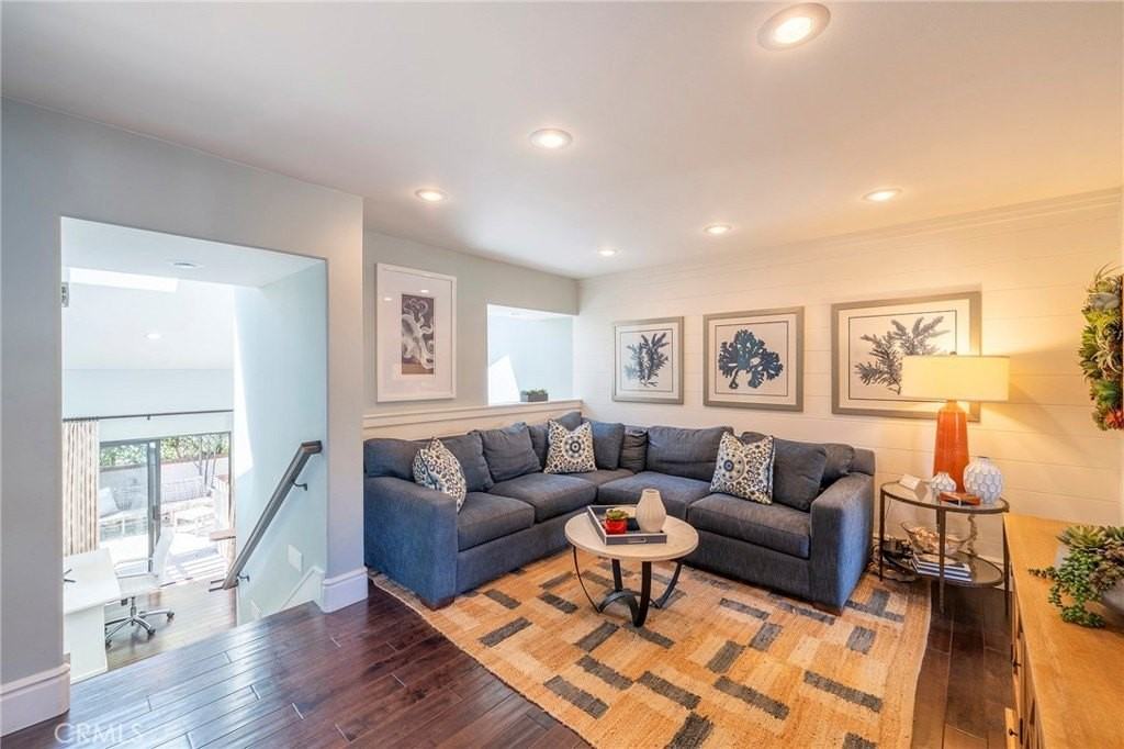 4 Santa Cruz Ct - Photo 6 of 28