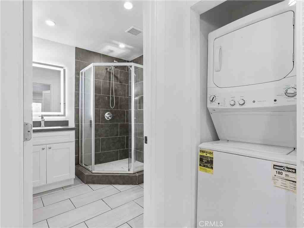 8828 Chimineas Ave - Photo 3 of 29