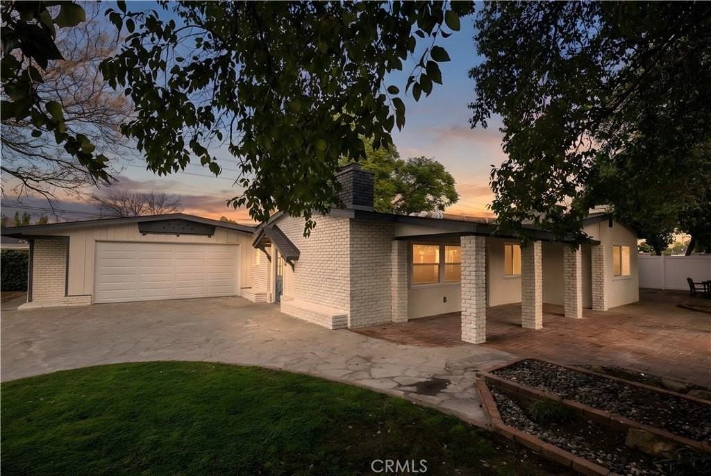 8666 Keokuk Ave - Photo 2 of 17