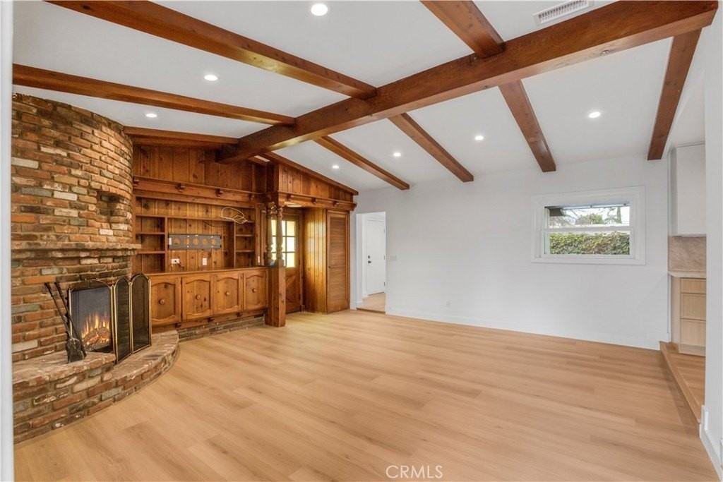 8666 Keokuk Ave - Photo 4 of 17