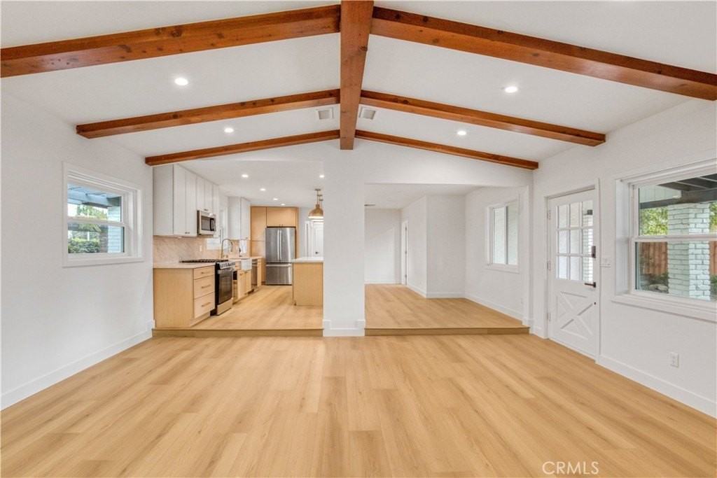 8666 Keokuk Ave - Photo 5 of 17