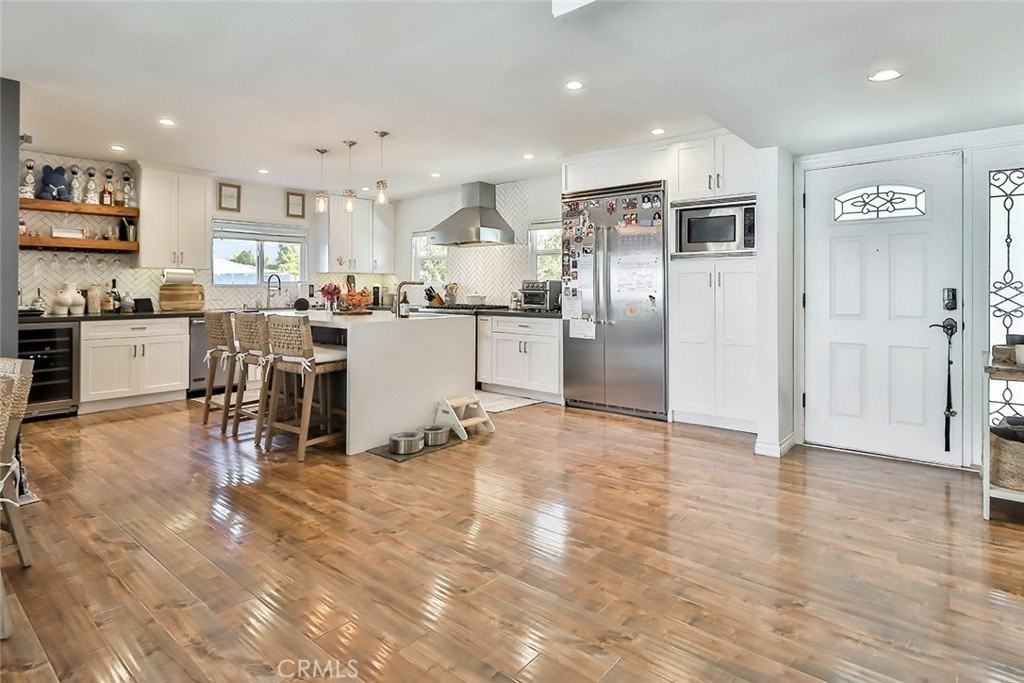 23861 Califa St - Photo 3 of 14