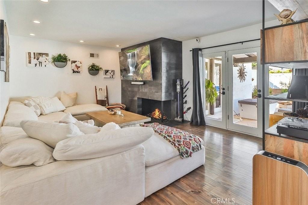 23861 Califa St - Photo 6 of 14