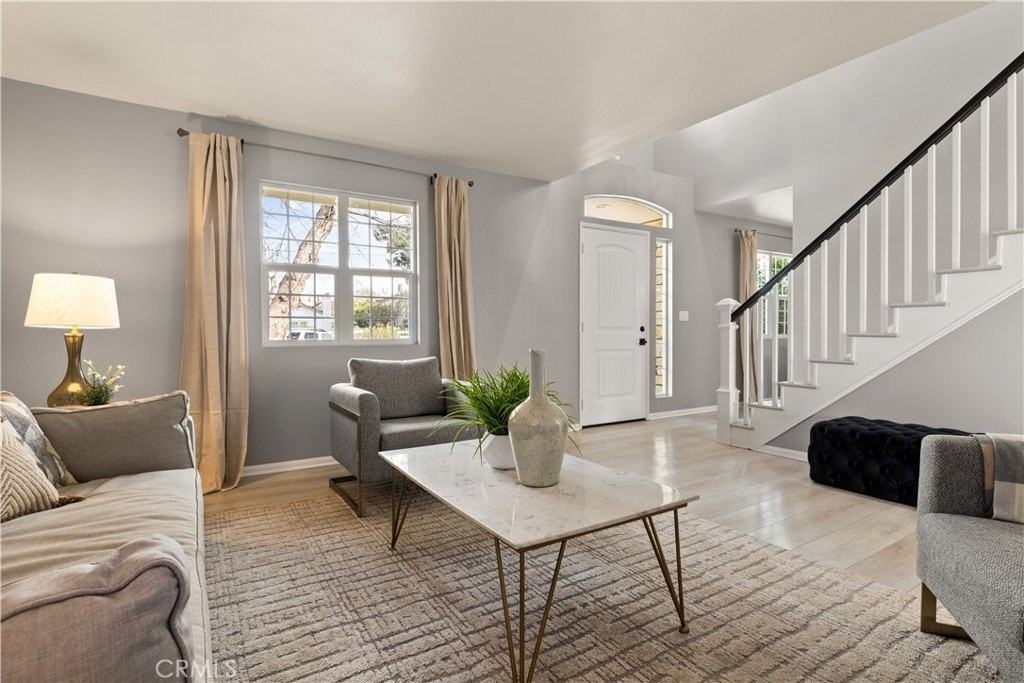 8213 Quartz Ave - Photo 3 of 34