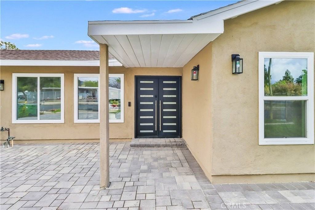 9752 Laramie Ave - Photo 5 of 34