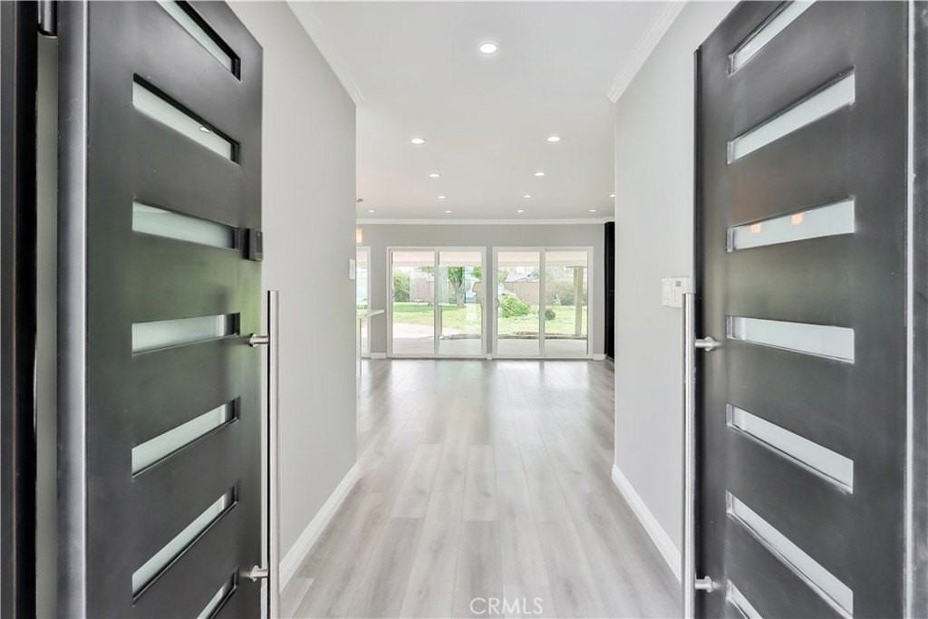 9752 Laramie Ave - Photo 6 of 34