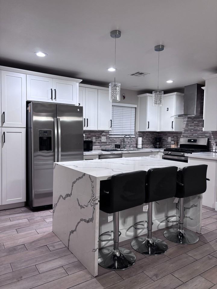 Connie Ave - Photo 2 of 18