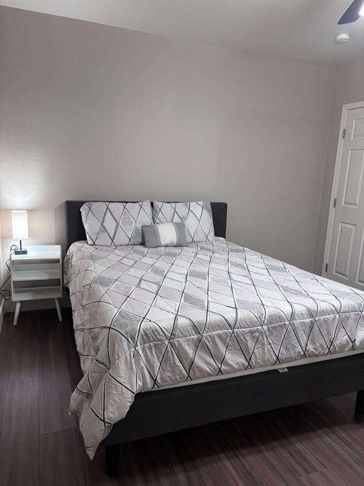 Connie Ave - Photo 7 of 18