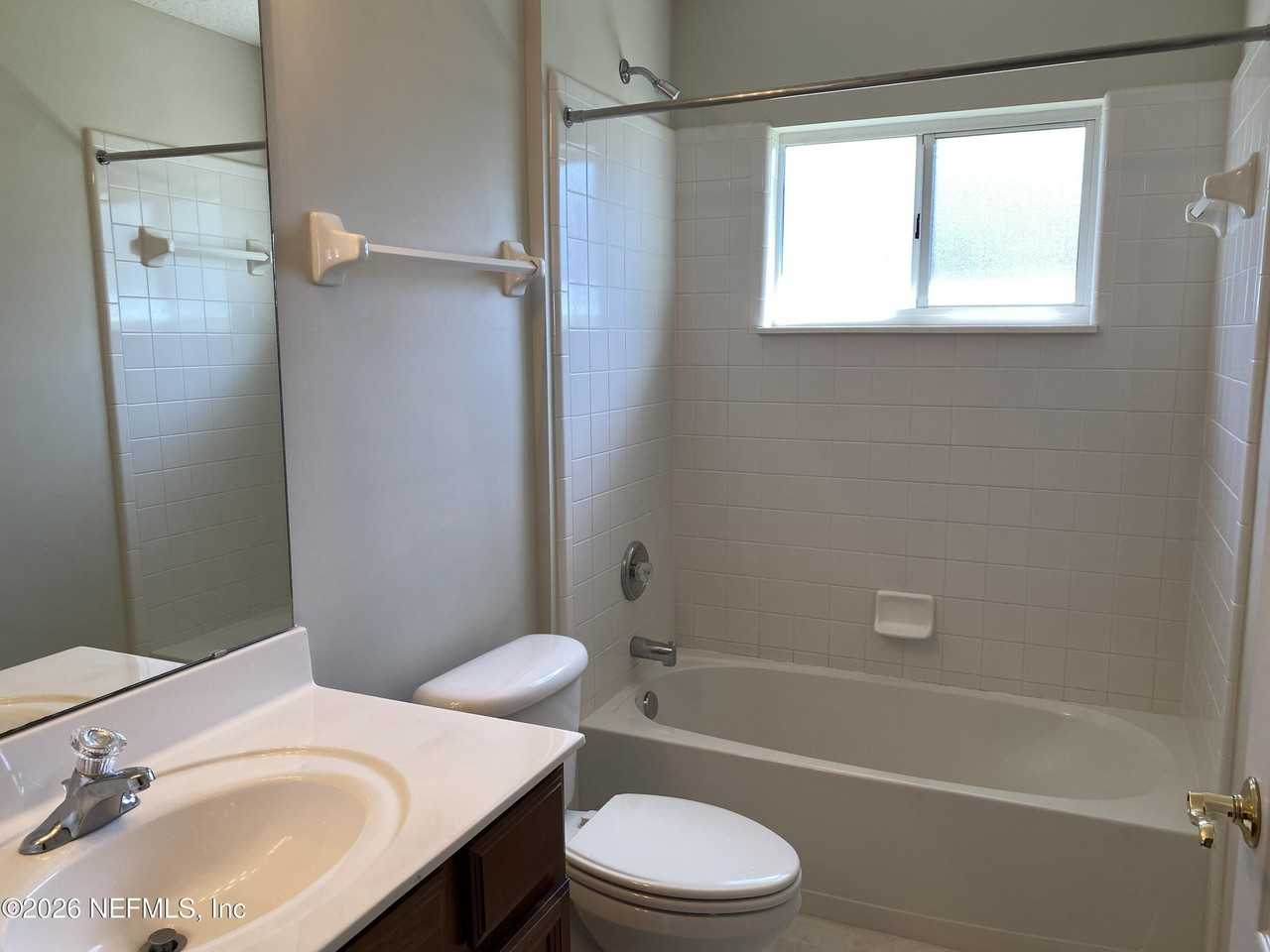 9533 Maidstone Mill Dr W - Photo 7 of 50