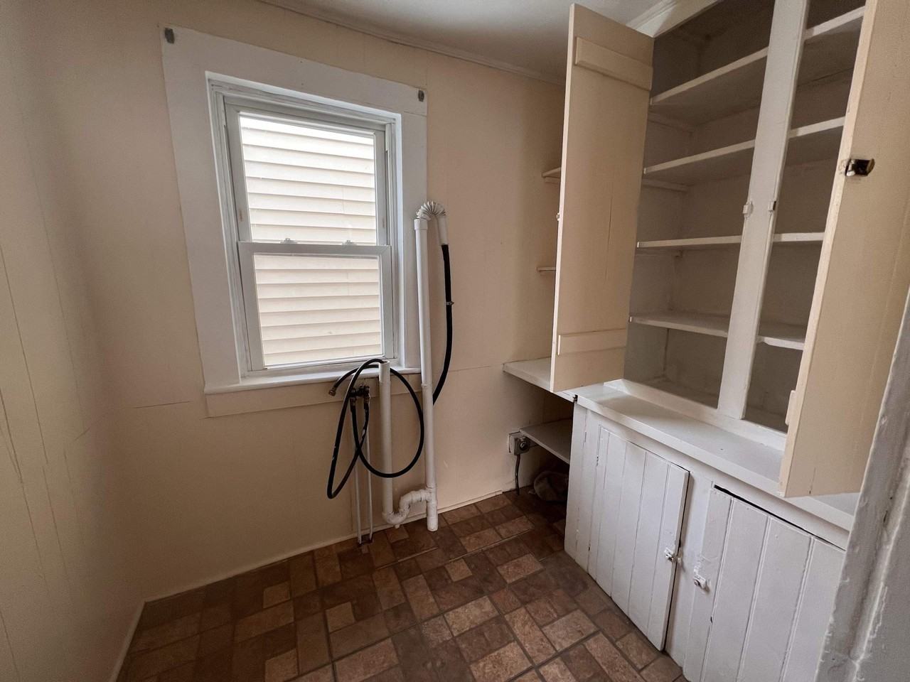 15 1/2 Ridge St - Photo 3 of 15