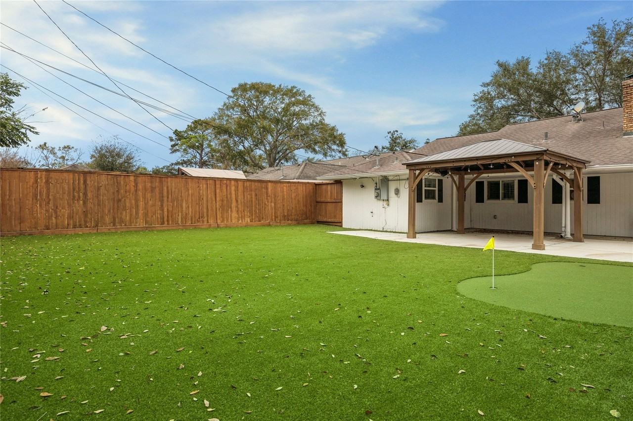 5823 Valkeith Dr - Photo 2 of 12