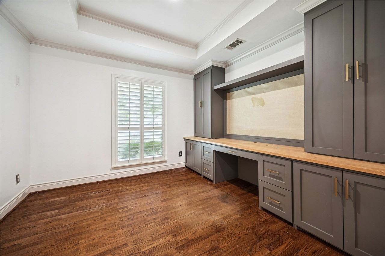 5823 Valkeith Dr - Photo 5 of 12