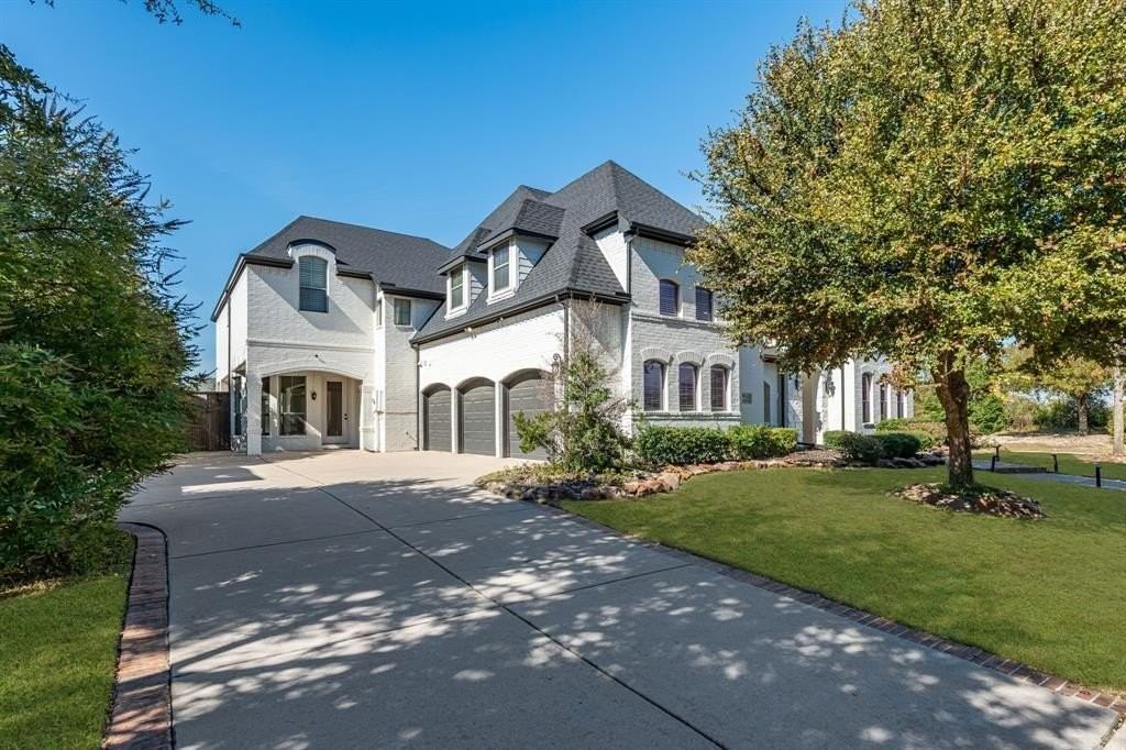 1333 Thornwood Dr - Photo 2 of 35