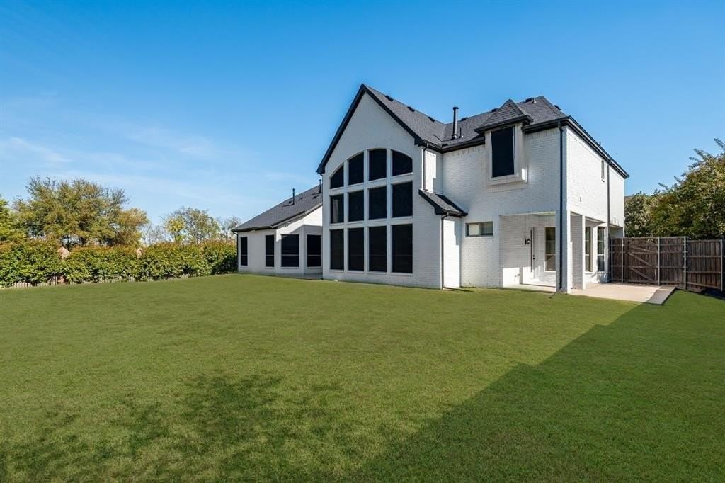 1333 Thornwood Dr - Photo 5 of 35