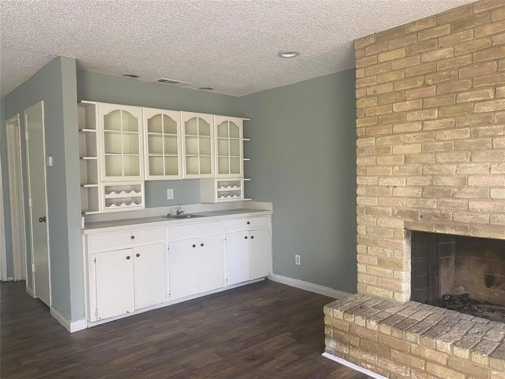 501 Towne House Ln - Photo 4 of 22