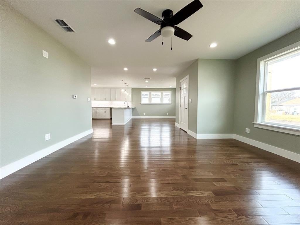 102 Colorado St - Photo 3 of 25