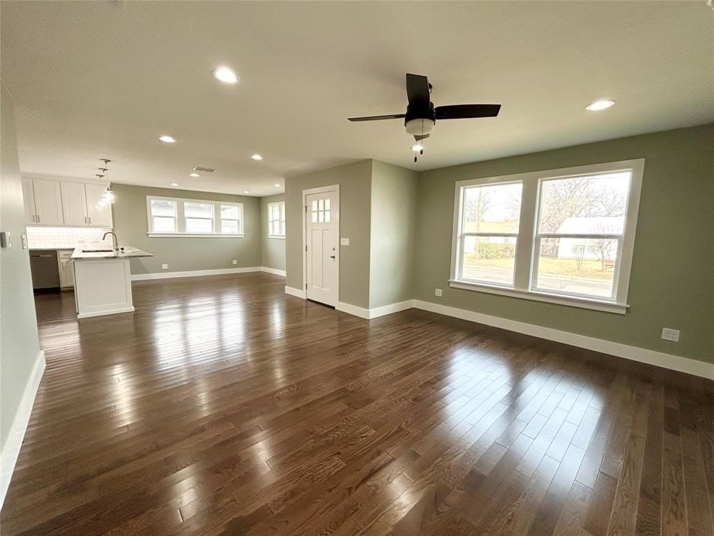 102 Colorado St - Photo 4 of 25