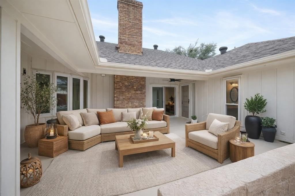 3609 Brookshire Dr - Photo 5 of 32