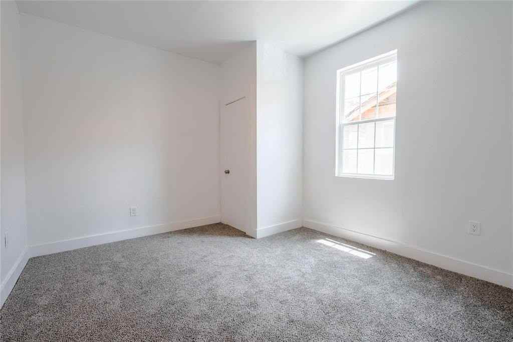 335 N Marsalis Ave - Photo 5 of 12