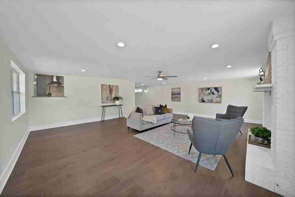 3046 Rotan Ln - Photo 5 of 40