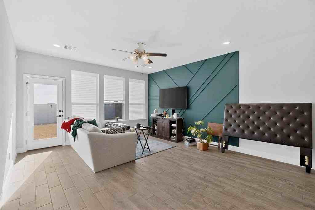 1720 Barnwood Trce - Photo 3 of 27