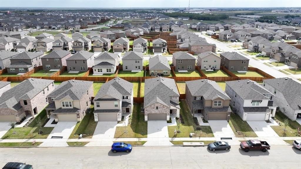 1008 Clear Dusk Ln - Photo 3 of 24