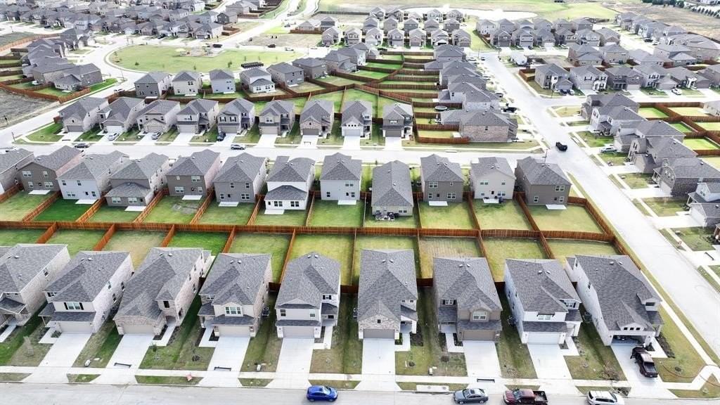 1008 Clear Dusk Ln - Photo 5 of 24