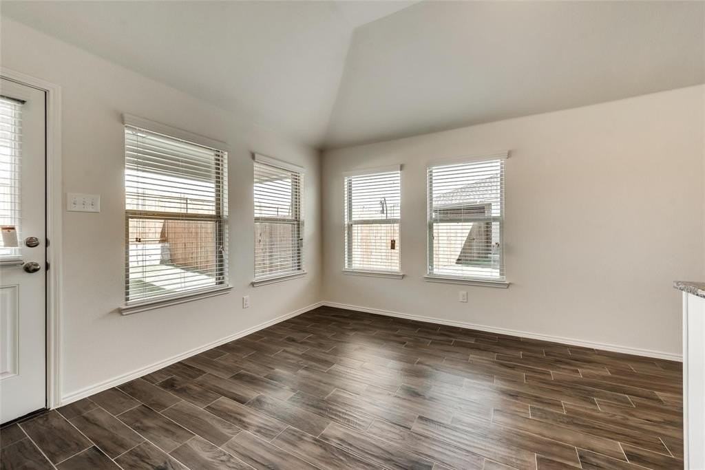 233 Pitt Cir - Photo 5 of 21