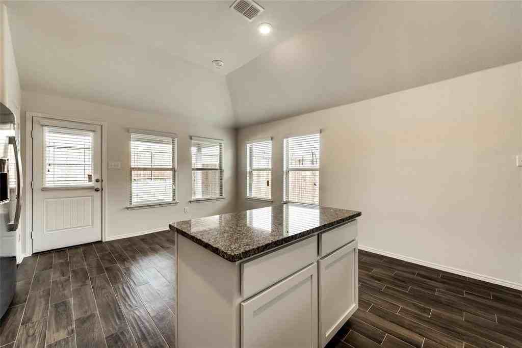 233 Pitt Cir - Photo 7 of 21