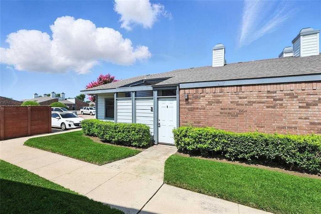 640 Bellaire Dr #B - Photo 3 of 24