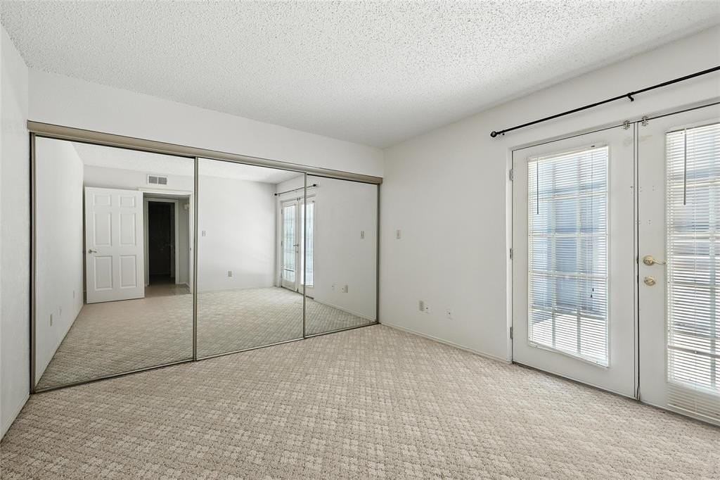 640 Bellaire Dr #B - Photo 7 of 24