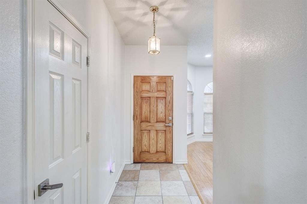 1505 High Country Ln - Photo 3 of 30