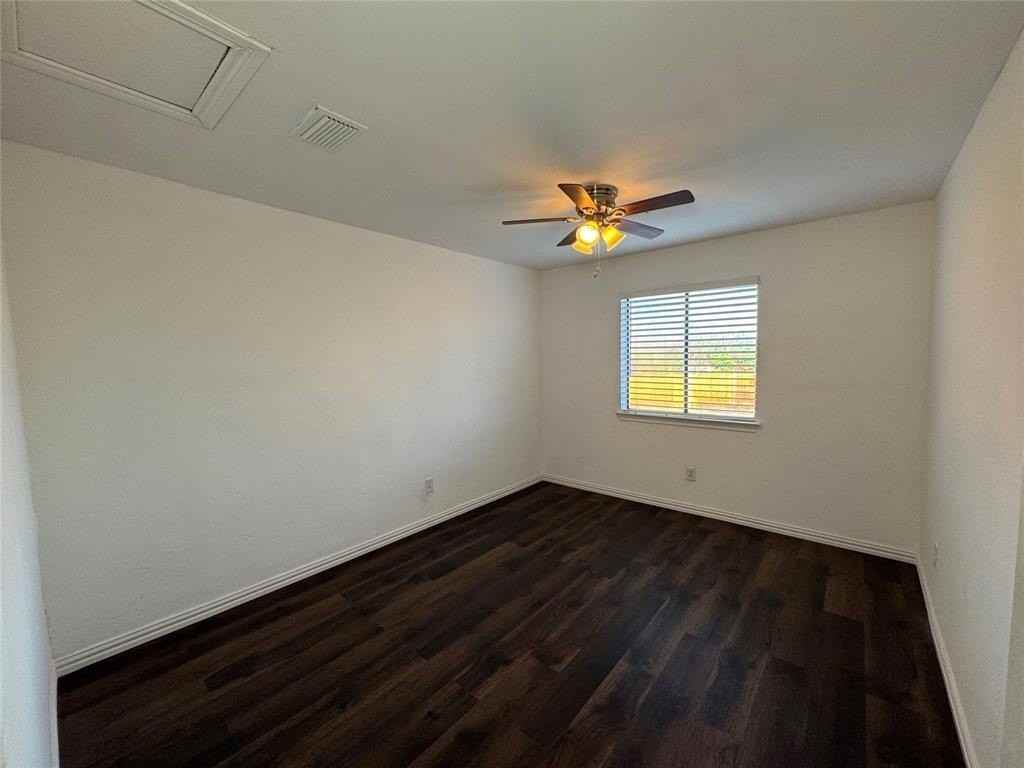 2329 Jamaica Pl - Photo 3 of 7