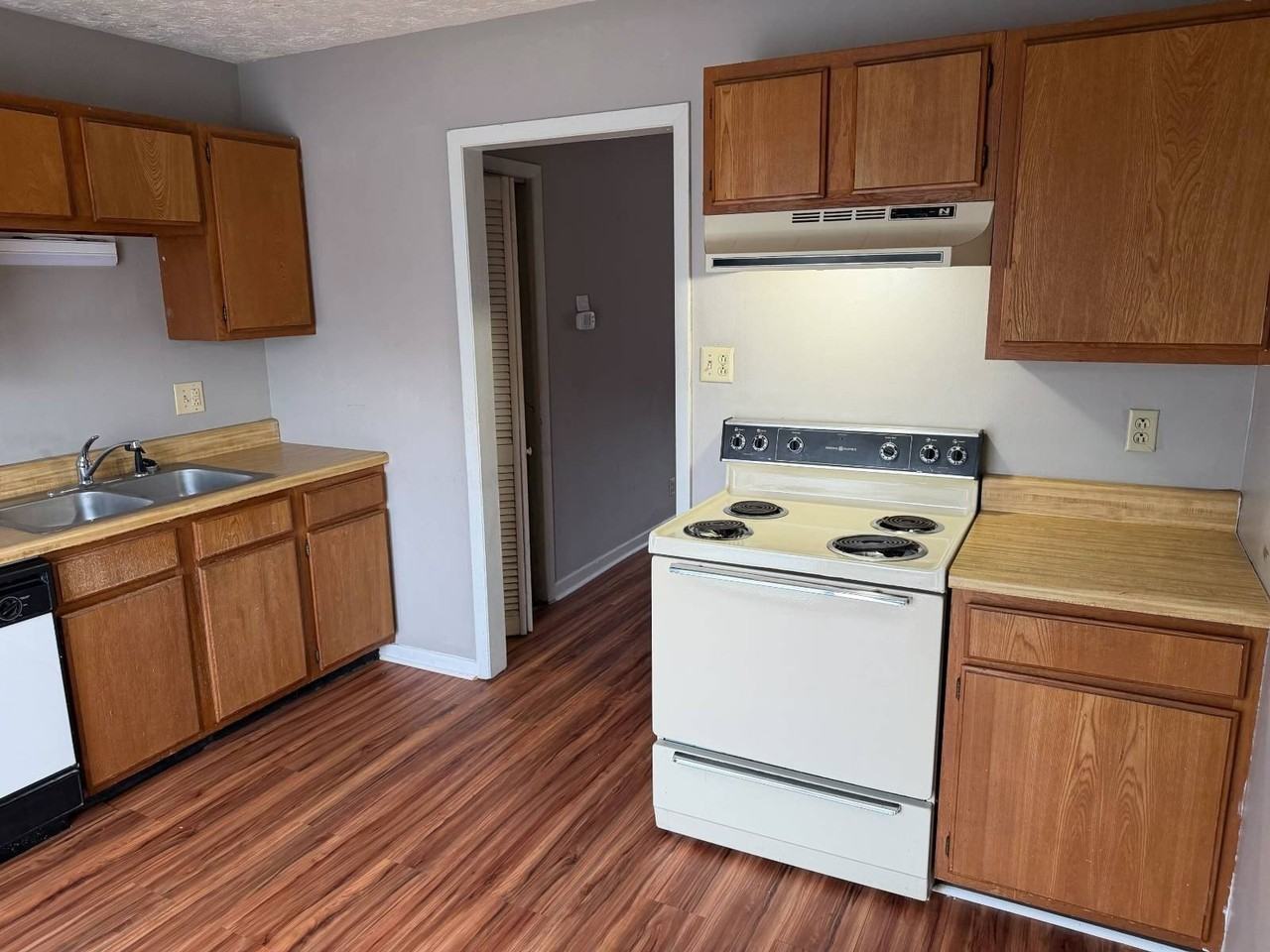 2139 Dougs Way - Photo 2 of 9